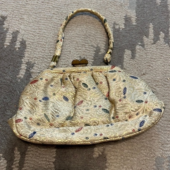 Vintage, small purse with gold, multi design, pattern, and silk inside - Picture 8 of 15